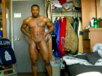 Hot Black Bodybuilder Posing Naked